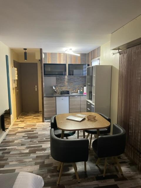 Studio En Residence La Baie De L Adon Сен-Жиль-Круа-де-Ві Екстер'єр фото