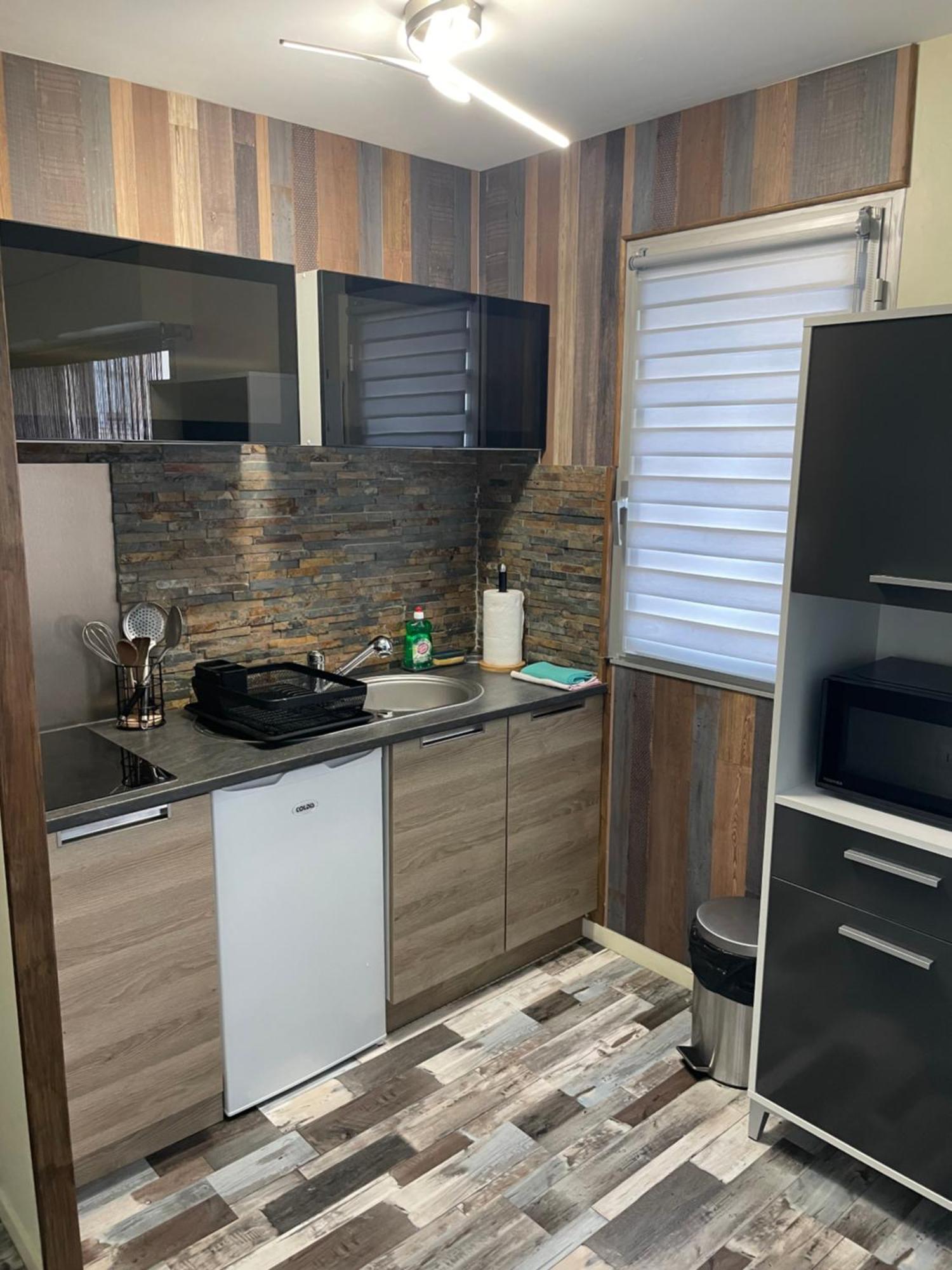 Studio En Residence La Baie De L Adon Сен-Жиль-Круа-де-Ві Екстер'єр фото